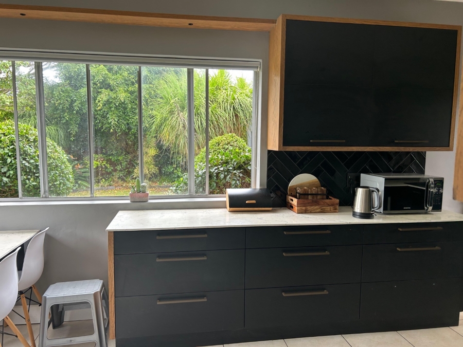 To Let 4 Bedroom Property for Rent in Mill Park Eastern Cape